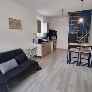 https://maison-de-charme-pour-6-au-coeur-de-lauvergne.hotels-rhonealpes.com
